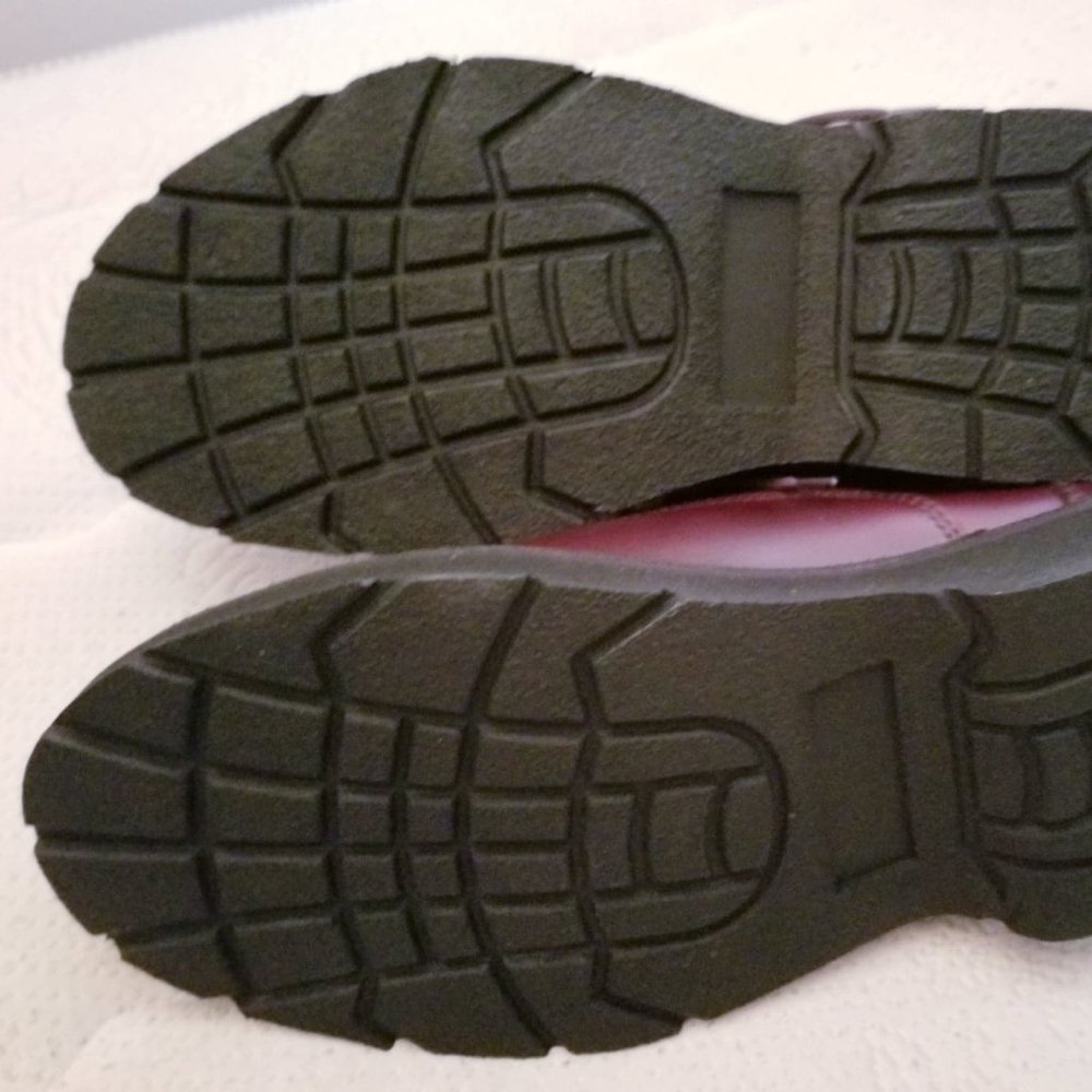 Shoes - Picture 4 of 5